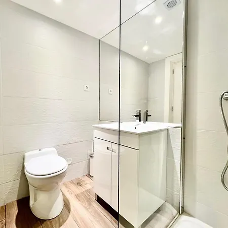 Out 20 Levante Виламура