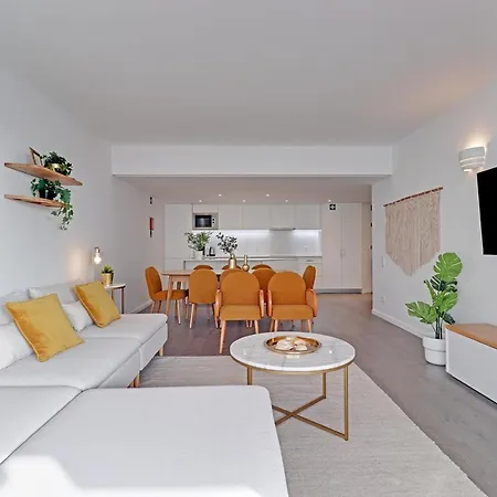 Out 20 Levante Апартаменты *